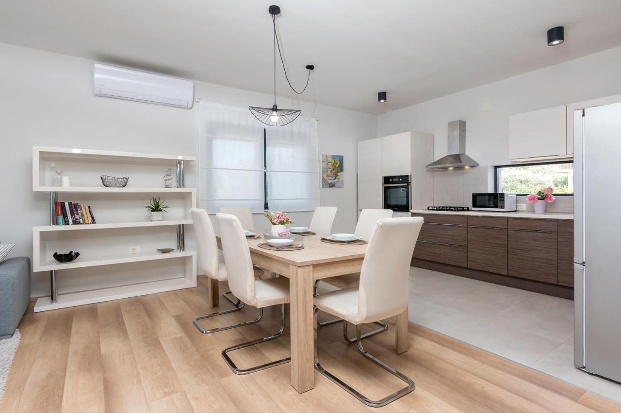 Apartman Olea Pula Exteriör bild